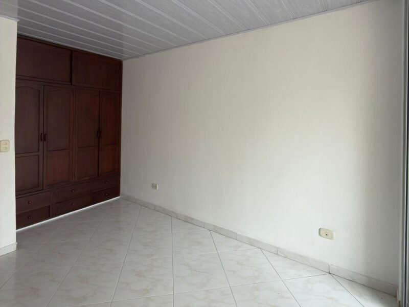 ¡CASA EN FUSAGASUGÁ 4 HABITACIONES CON BAÑO PRIVADO + PARQUEADERO AMPLIO! 🚗🏍️📈